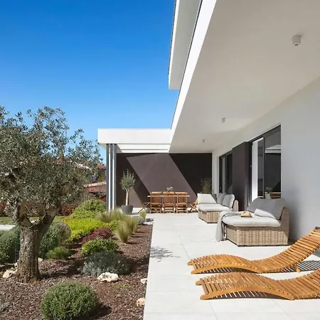 Sealine Comfortable Holiday Villa Pula